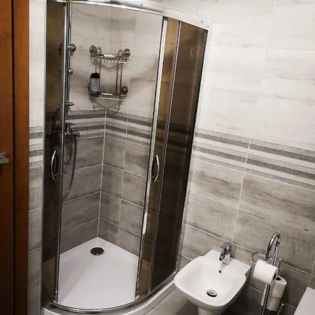 W Gorach I Nad Jeziorem Czorsztynskim Szlembark