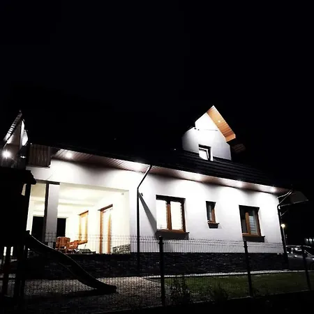 W Gorach I Nad Jeziorem Czorsztynskim 度假居